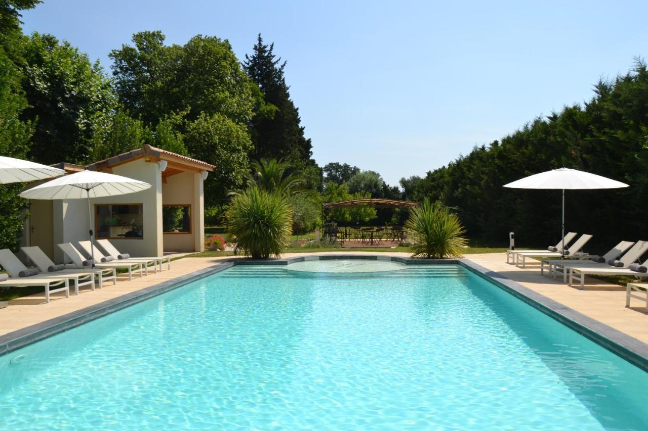 Mas De Capelou Bed & Breakfast Avignon Bagian luar foto