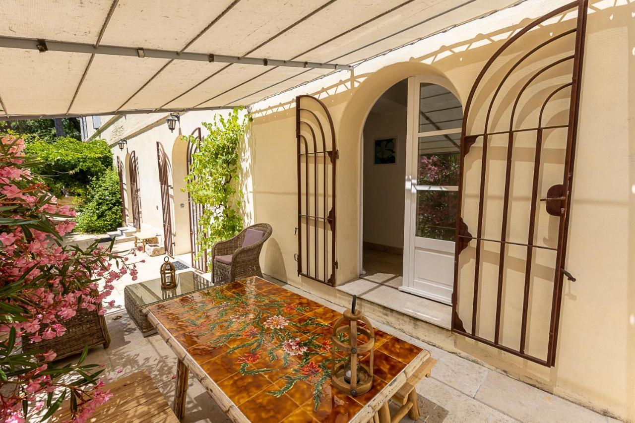 Mas De Capelou Bed & Breakfast Avignon Bagian luar foto