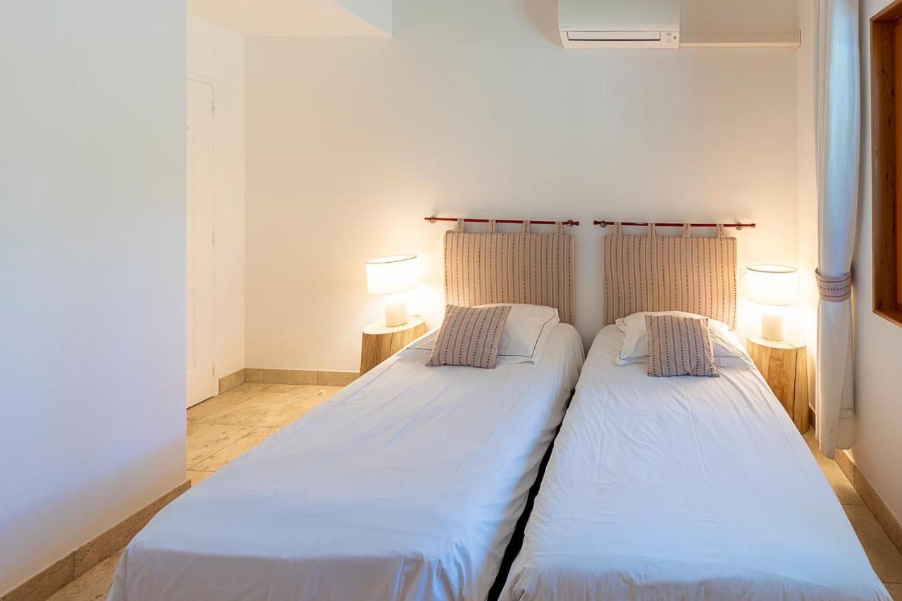Mas De Capelou Bed & Breakfast Avignon Bagian luar foto