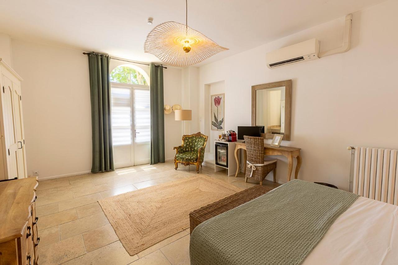 Mas De Capelou Bed & Breakfast Avignon Bagian luar foto
