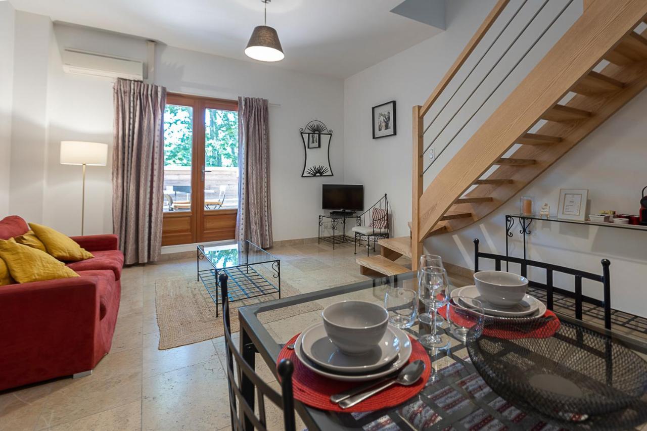 Mas De Capelou Bed & Breakfast Avignon Bagian luar foto