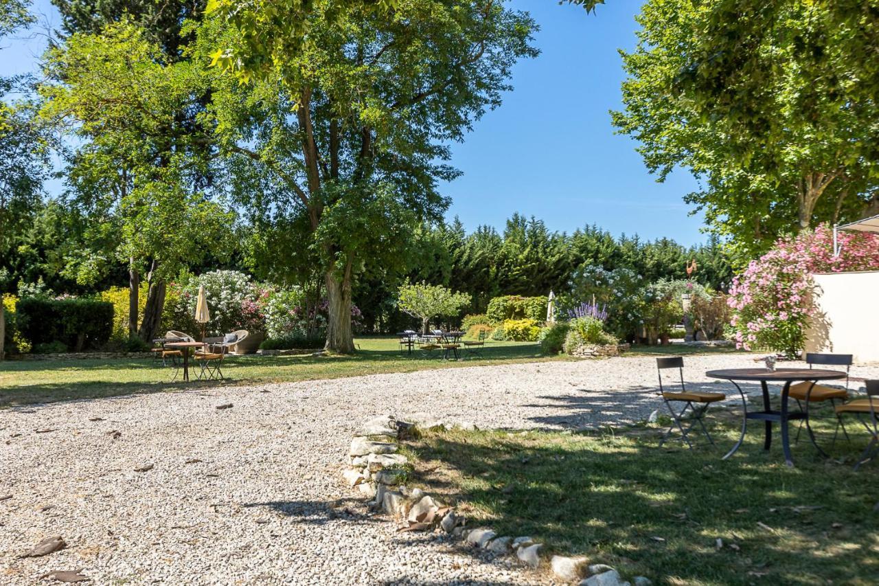 Mas De Capelou Bed & Breakfast Avignon Bagian luar foto