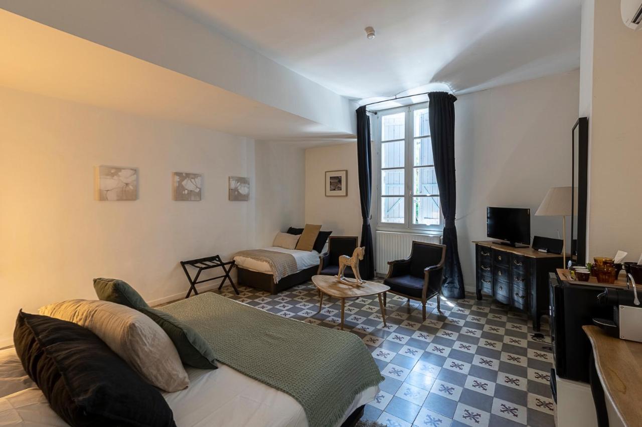 Mas De Capelou Bed & Breakfast Avignon Bagian luar foto