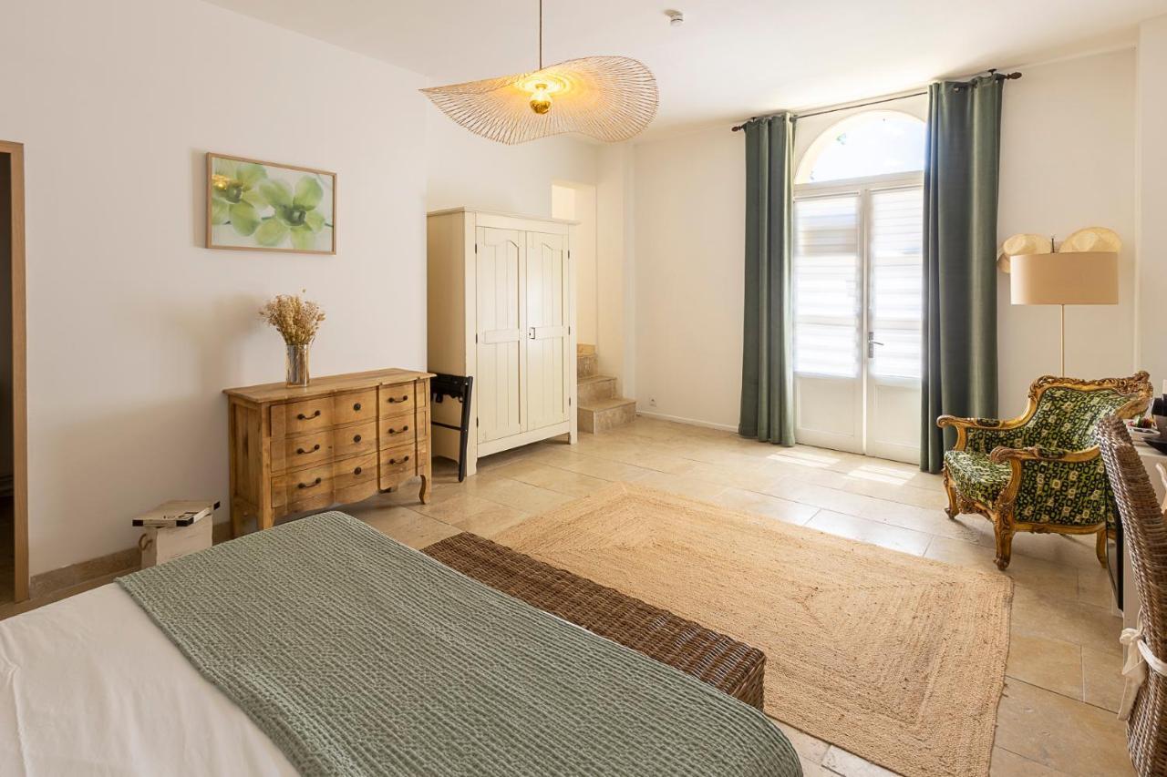 Mas De Capelou Bed & Breakfast Avignon Bagian luar foto