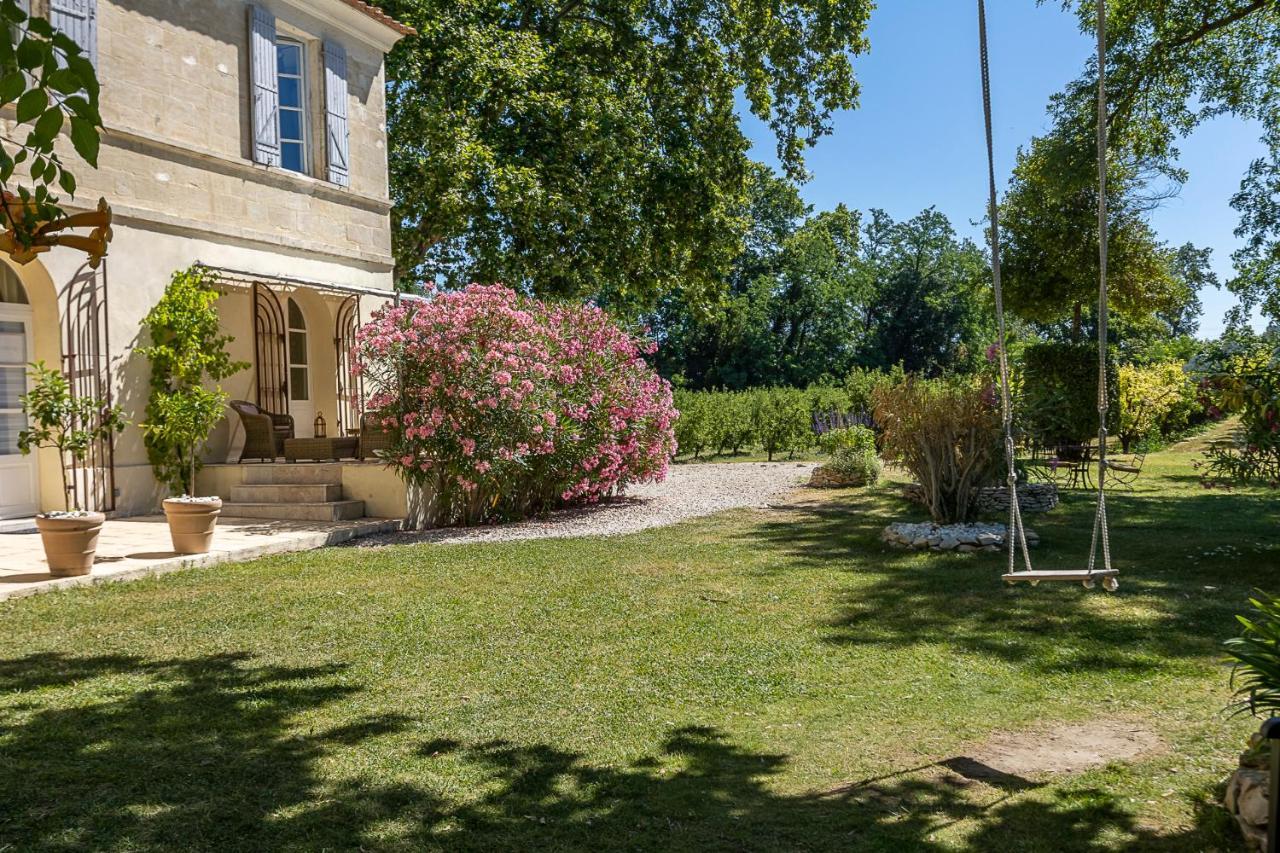 Mas De Capelou Bed & Breakfast Avignon Bagian luar foto