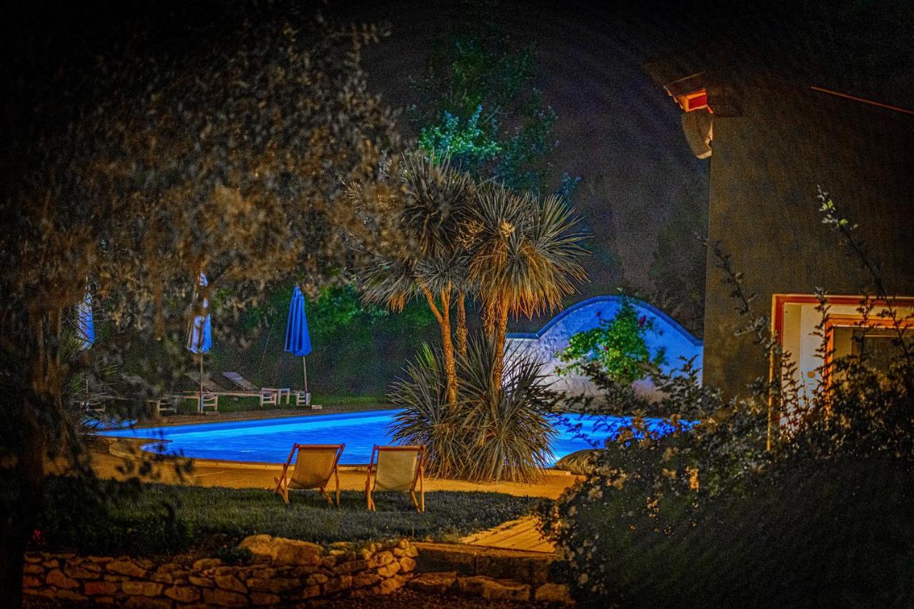 Mas De Capelou Bed & Breakfast Avignon Bagian luar foto